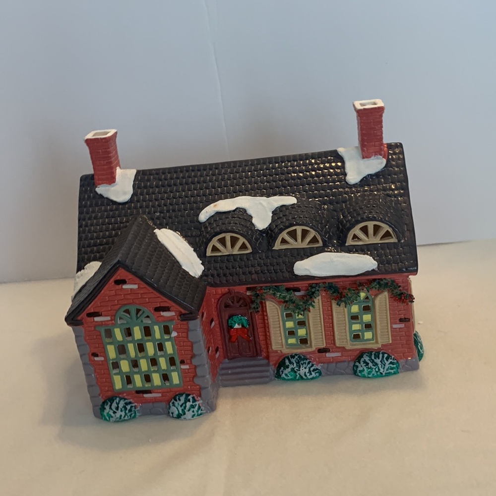 The Original Snow Village Department 56, STONEHURST HOUSE #51403, Retired 1988.